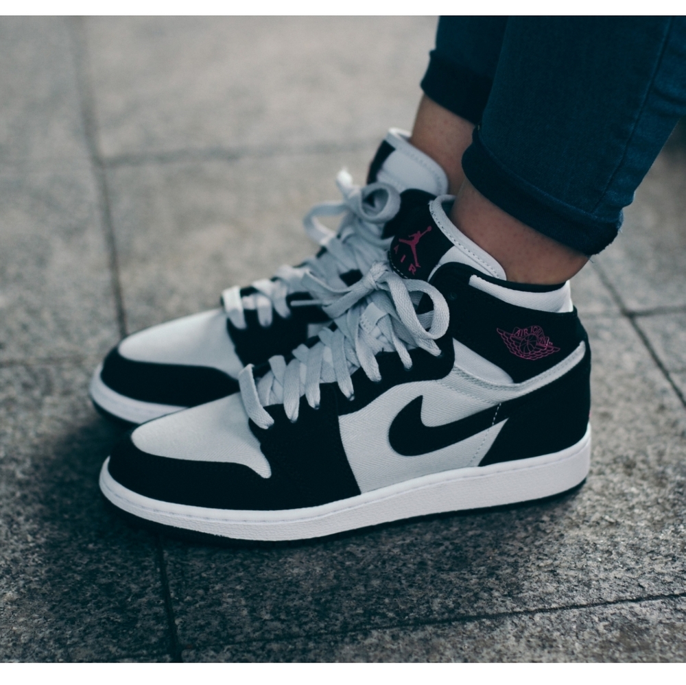 Nike Air Jordan Retro 1